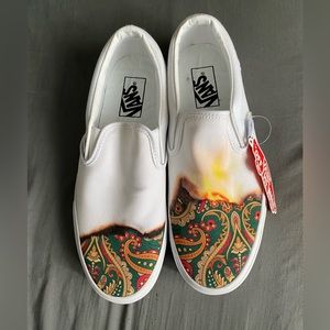 NWT Van Big Reveal Classic Slip-On Shoes. Size W9/M7.5